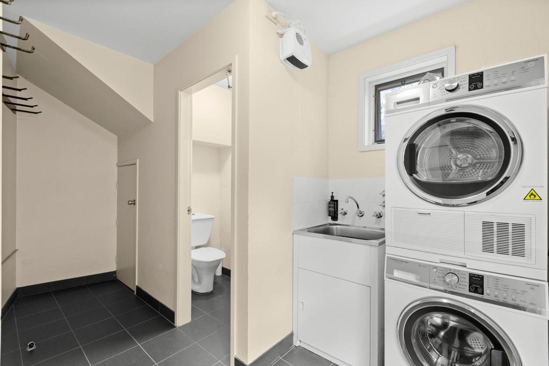 Village Green 2 Bedroom Loft Townhouse With Views Fireplace And Garage Parking Thredbo Buitenkant foto